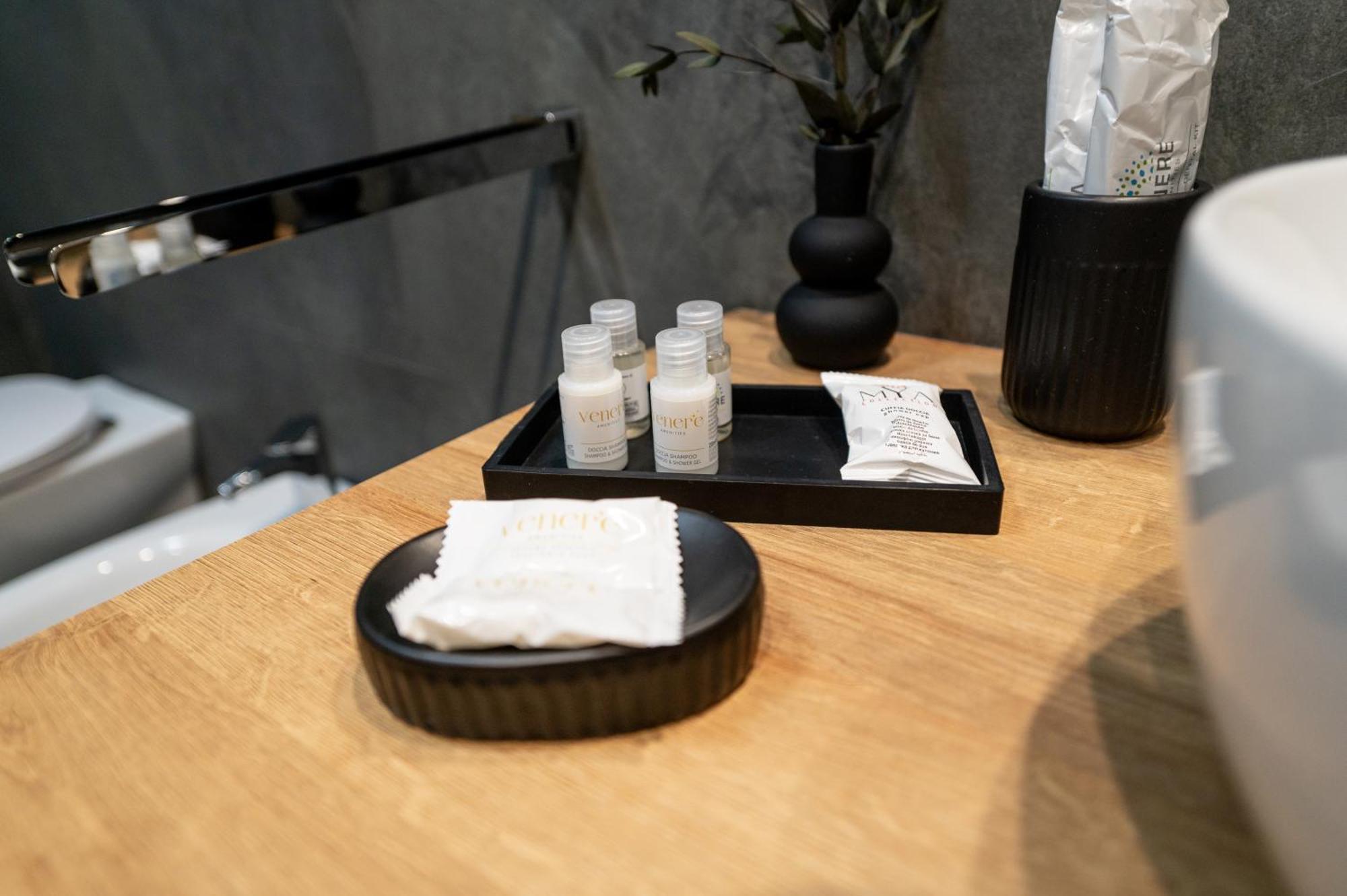 Mia Rooms B&B ミラッツォ エクステリア 写真
